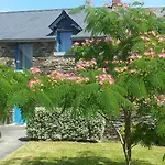 La Bastide Du Moulin - Mont St Michel Bed & Breakfast 3*