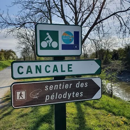 La Bastide Du Moulin - Mont St Michel Bed & Breakfast