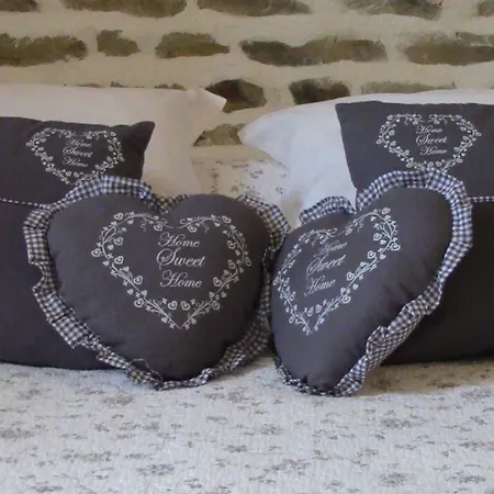 La Bastide Du Moulin - Mont St Michel Bed & Breakfast
