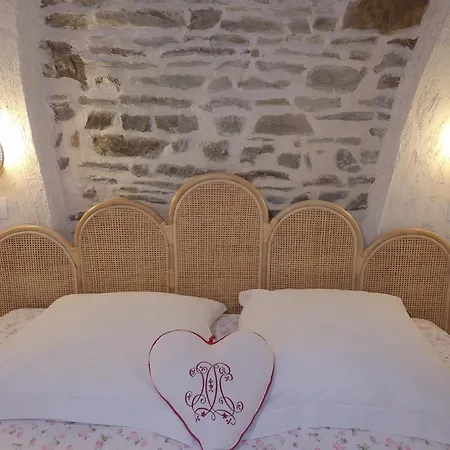 La Bastide Du Moulin - Mont St Michel Bed & Breakfast 3*