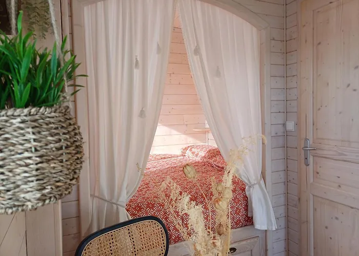 La Bastide Du Moulin - Mont St Michel Bed & Breakfast